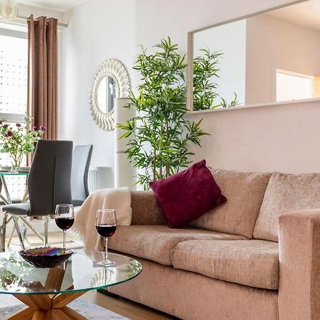 1 Bed Apartment - Redhill Central, Surrey, Gatwick #3 エクステリア 写真