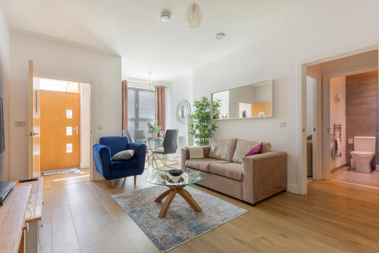 1 Bed Apartment - Redhill Central, Surrey, Gatwick #3 エクステリア 写真