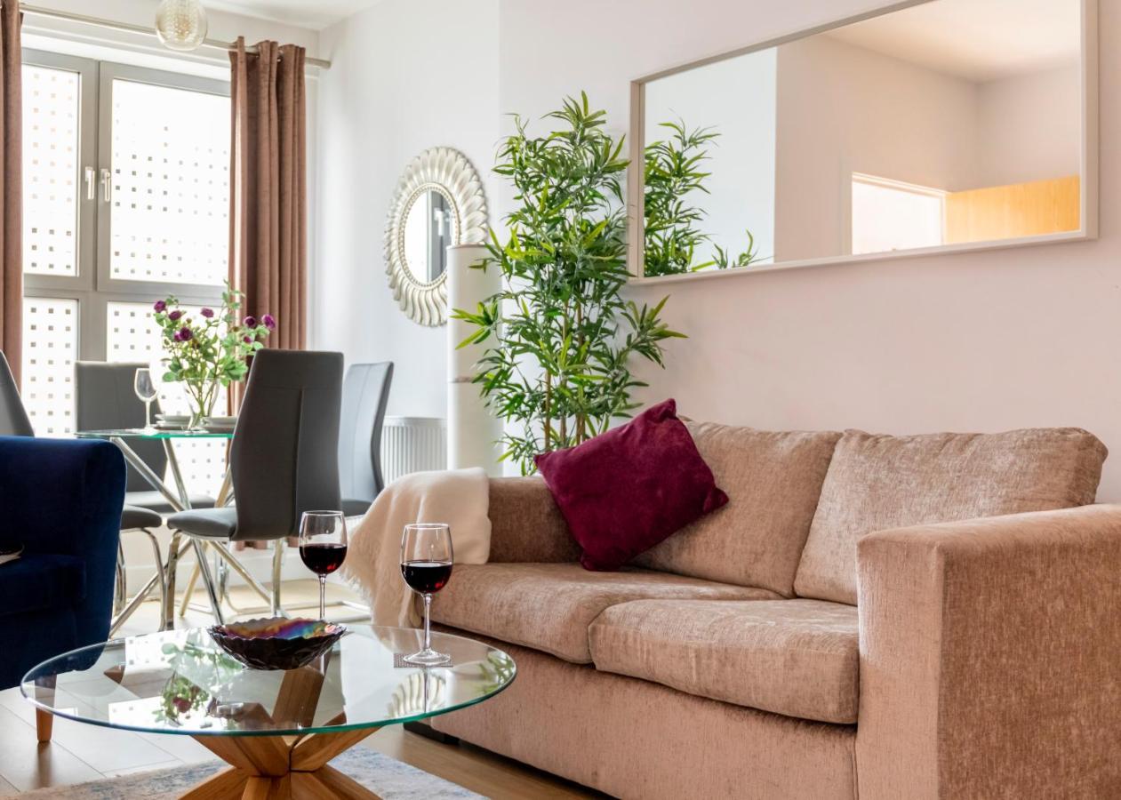 1 Bed Apartment - Redhill Central, Surrey, Gatwick #3 エクステリア 写真